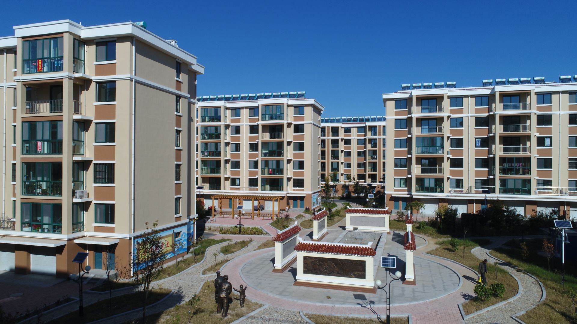 青岛宝威（中国）集团莱西平度公司河头店镇龙泉湖社区项目实景图02_compressed
